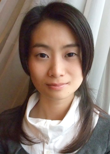 NPO法人子どもとアーティストの出会い　理事長　井手上春香